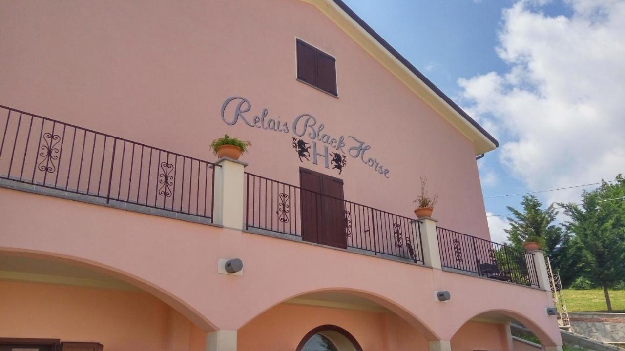Relais Black Horse Миллезимо Экстерьер фото