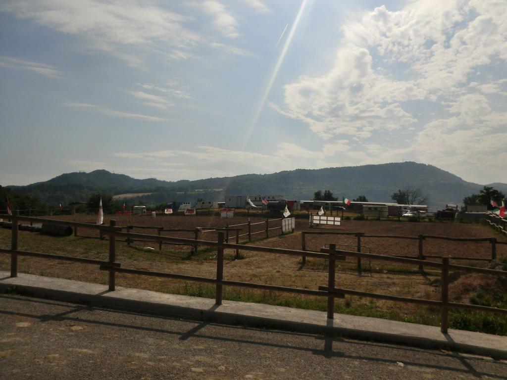 Relais Black Horse Миллезимо Экстерьер фото